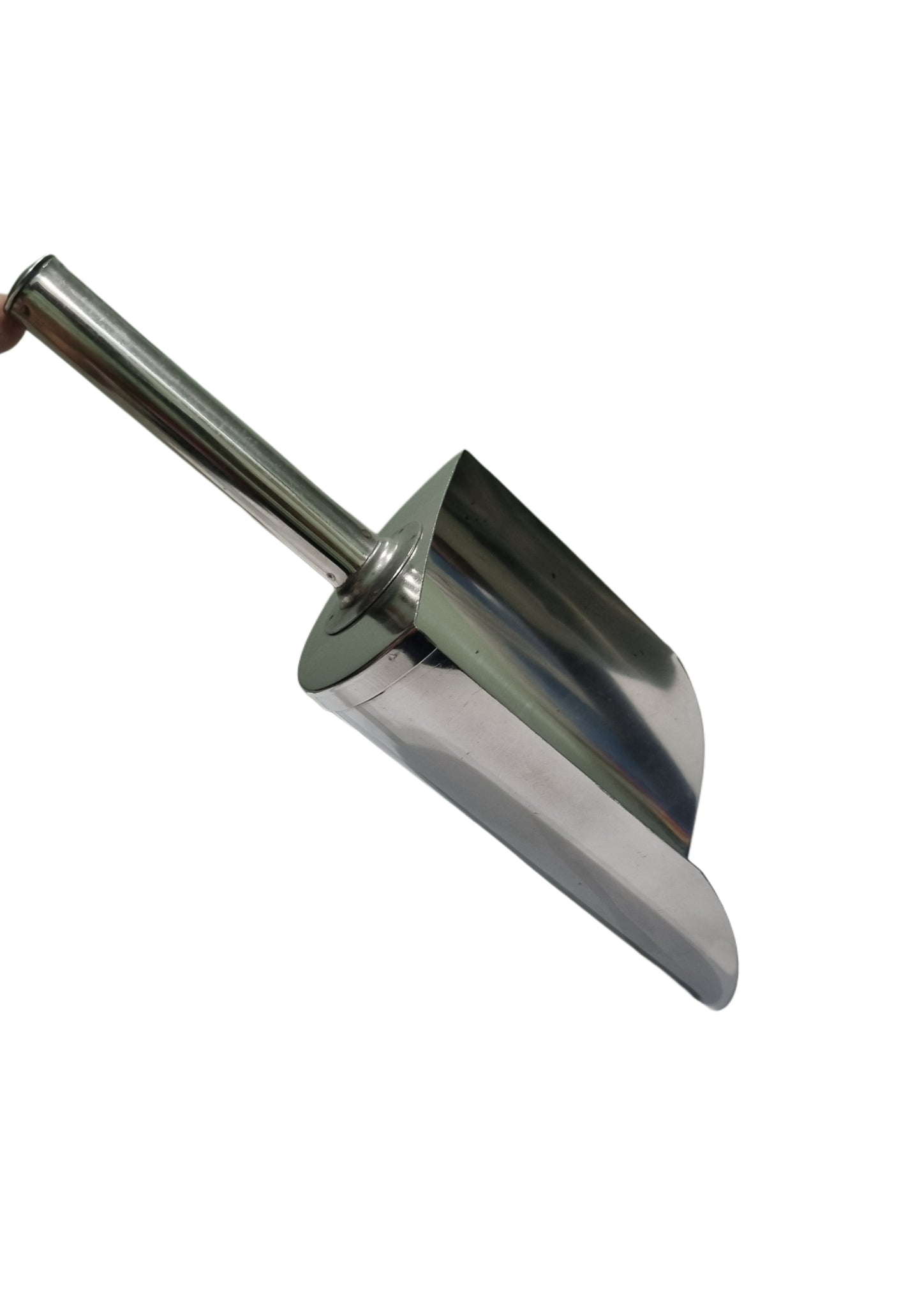 GKI Feeder Scoop-Free Delivery